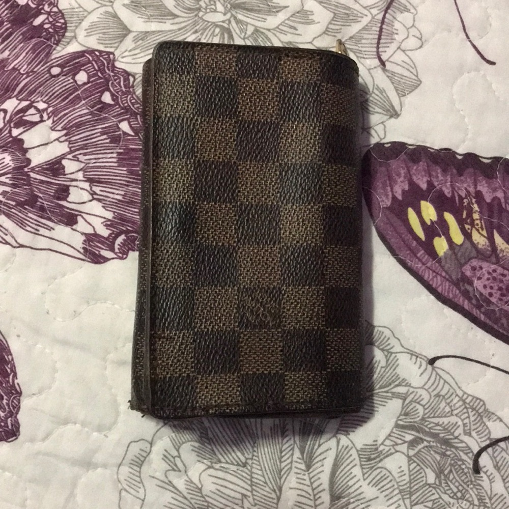 LV Damier Wallet